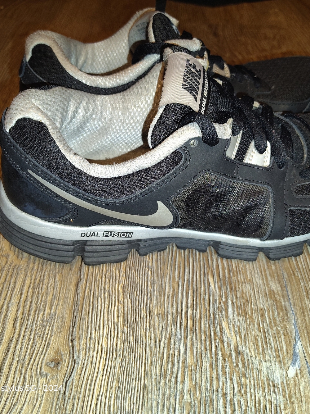 Nike Women’s Dual Fusion ST 2 Black Silver 454240-001 Size 9